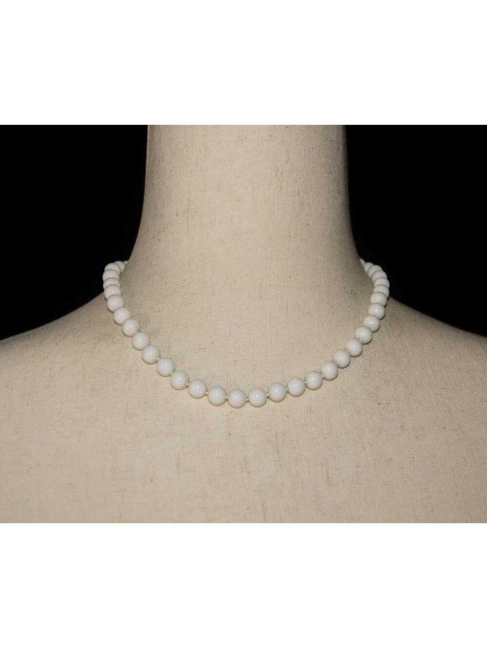 Vintage Individually Knotted White Lucite Plastic Beaded 17 Inch Necklace.